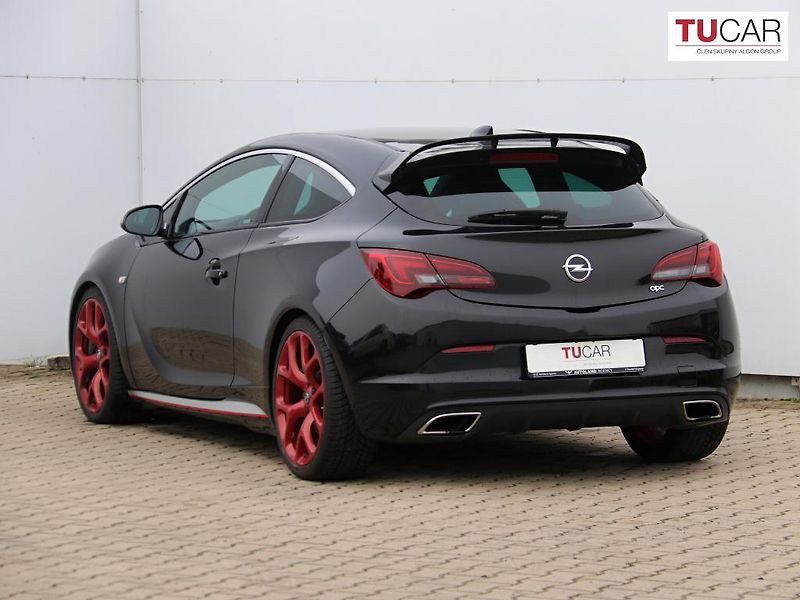 Opel Astra (2017) 2.0 Turbo GTC  - fotka 5 z 21
