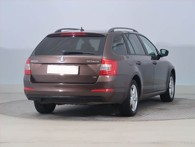 Škoda Octavia (2013) Ambition Plus 2.0 TDI, Automat - fotka 5 z 20