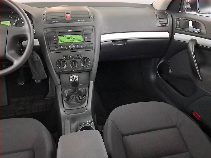 Škoda Octavia (2005) 1.6, po STK, Tažné - fotka 8 z 13