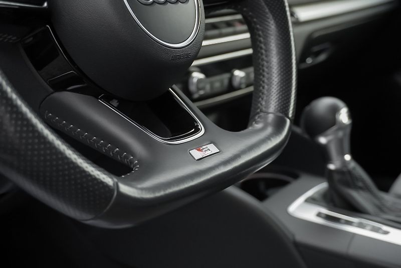 Audi A3 2.0 TFSI 140kW S-LINE QUATTRO - fotka 32 z 37