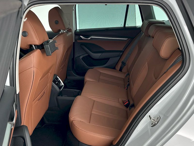 Škoda Octavia (2025) Combi 1.5TSI 110kW Exclusive S - fotka 8 z 34