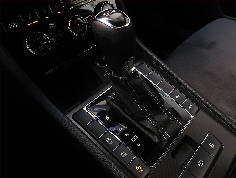 Škoda Superb (2019) Sportline 2.0 TDI - fotka 13 z 25