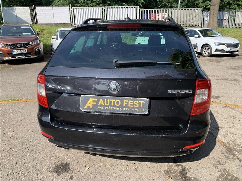 Škoda Superb 2,0 TDI DSG - fotka 6 z 19
