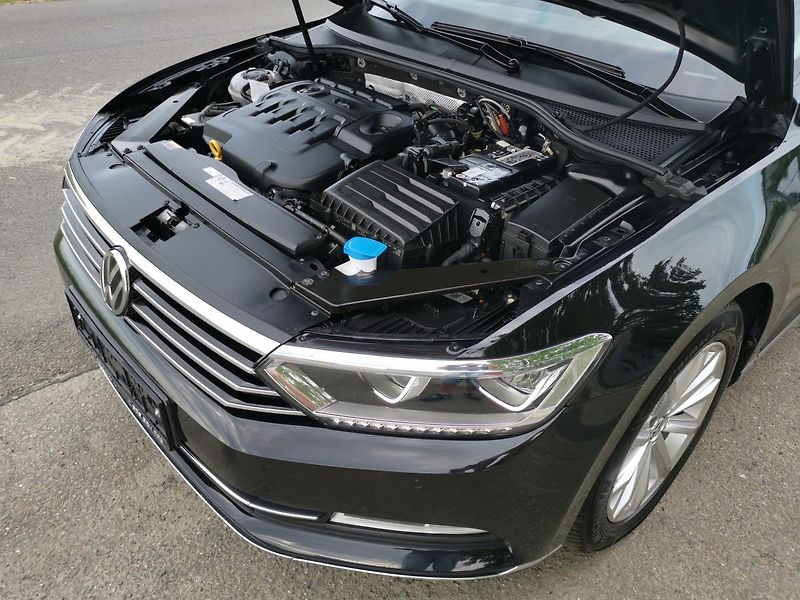 Volkswagen Passat HIGHLINE*110KW*LED*ALCANTARA* - fotka 78 z 85