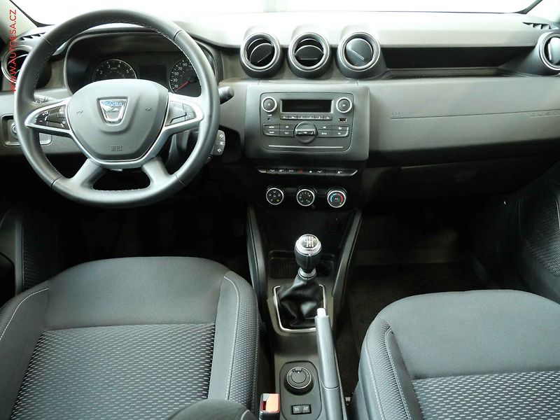 Dacia Duster (2021) 1.5dCi 4x4, ČR, AC, TZ, park - fotka 8 z 23