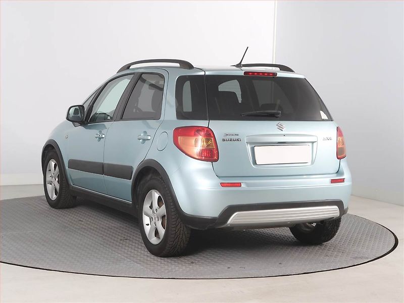 Suzuki SX4 (2009) 1.6 VVT, ČR,1.maj, rezervace - fotka 4 z 13