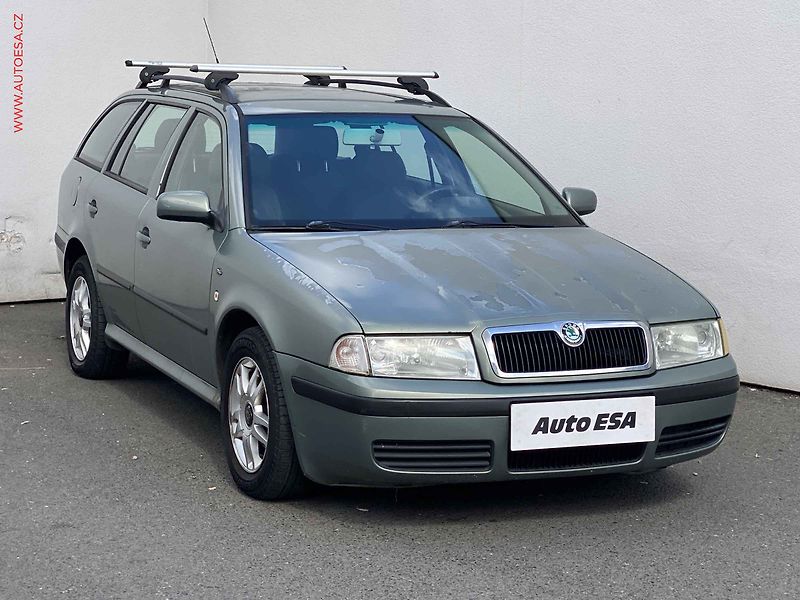Škoda Octavia (2002) 1.6i, ČR, AC, TZ - fotografie inzerátu