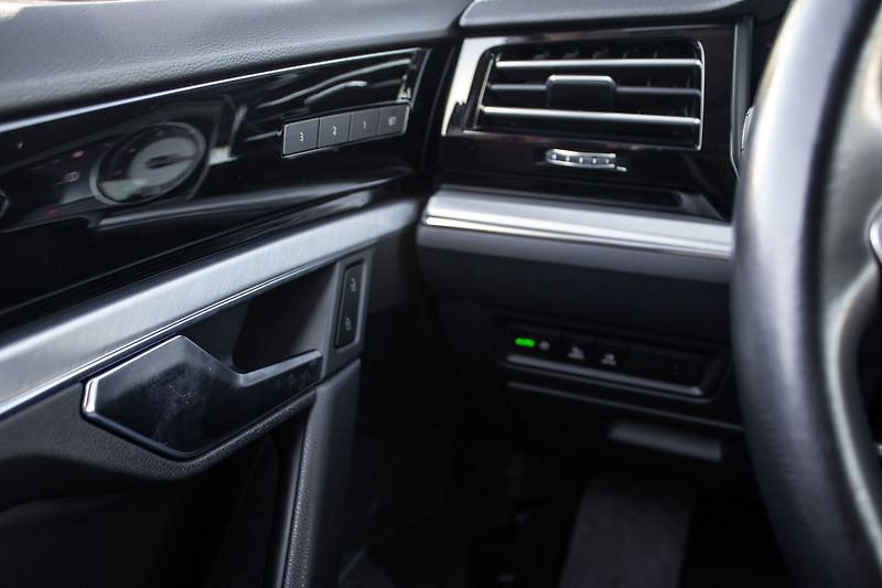 Volkswagen Touareg - fotka 22 z 26