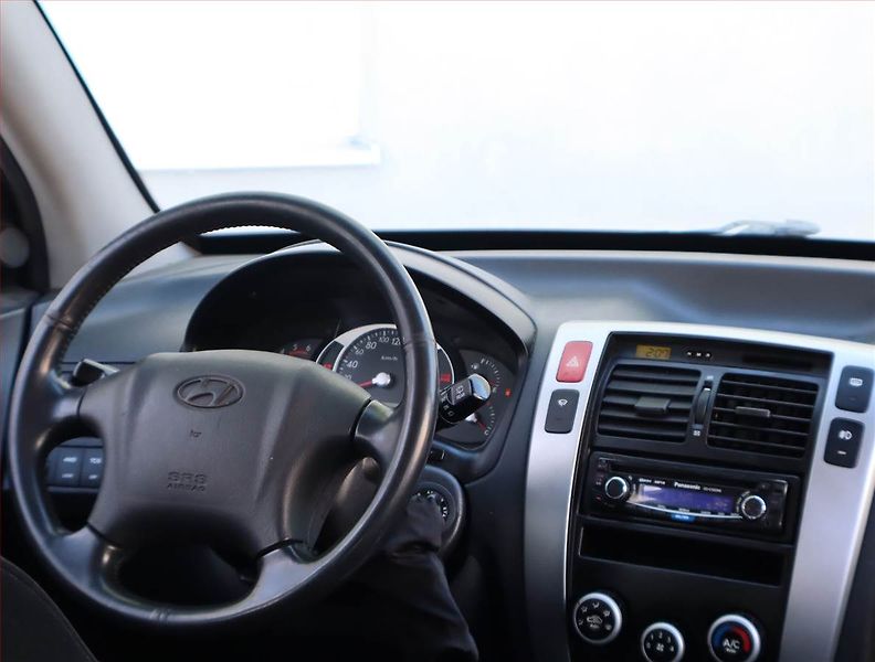 Hyundai Tucson (2006) 2.0 CRDi, 4X4, servisované - fotka 7 z 13