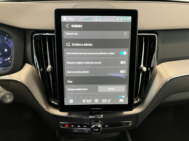 Volvo XC60 B5 AWD Black Edition Plus AT8 - fotka 38 z 47