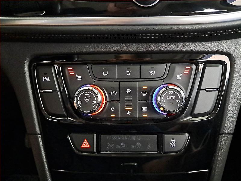 Opel Mokka (2017) 1.6 CDTI, Automat, Kůže, Navi - fotka 16 z 21