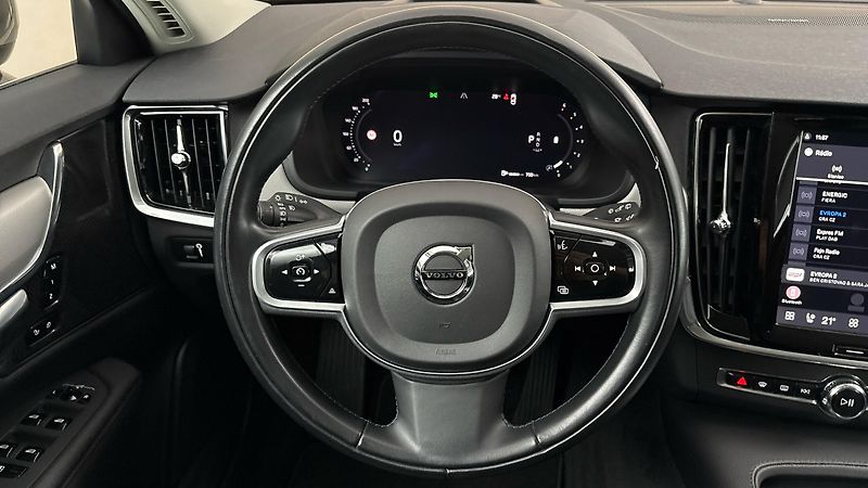 Volvo V90 2.0 B4 AUT Momentum Pro - fotka 9 z 30