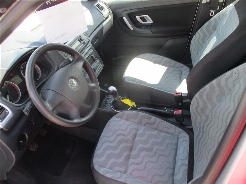 Škoda Fabia 1,4 i 16v, aut. klimatizace, - fotka 13 z 24