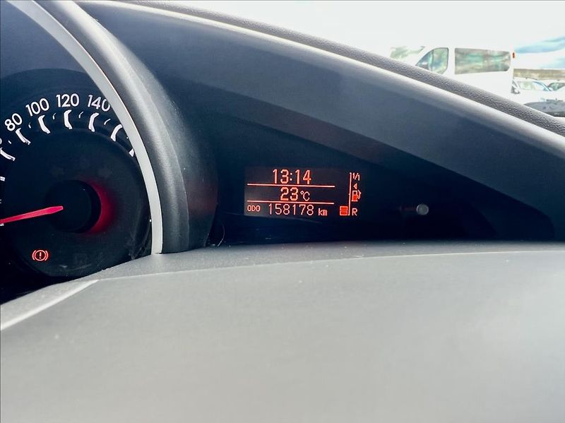 Toyota Verso 1,6 D-4D KLIMA - fotka 26 z 36