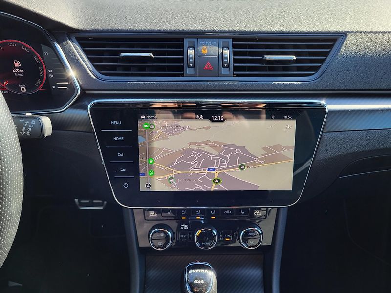 Škoda Superb 2.0 TDi DSG 4x4 SPORTLINE - fotka 12 z 46