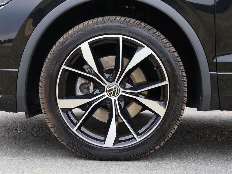 Volkswagen Tiguan Allspace 2,0 TSI 4x4 DSG R-Line 7-Míst - fotka 37 z 44