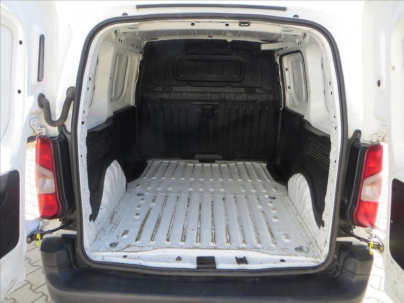 Opel Combo 1,5 CDTi 75 kW L1H1 Van Enjoy - fotka 7 z 19