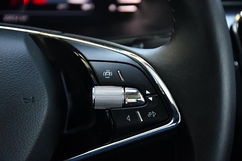 Škoda Superb 2.0TDi 147kW STYLE  NTOP TAŽNÉ - fotka 26 z 45