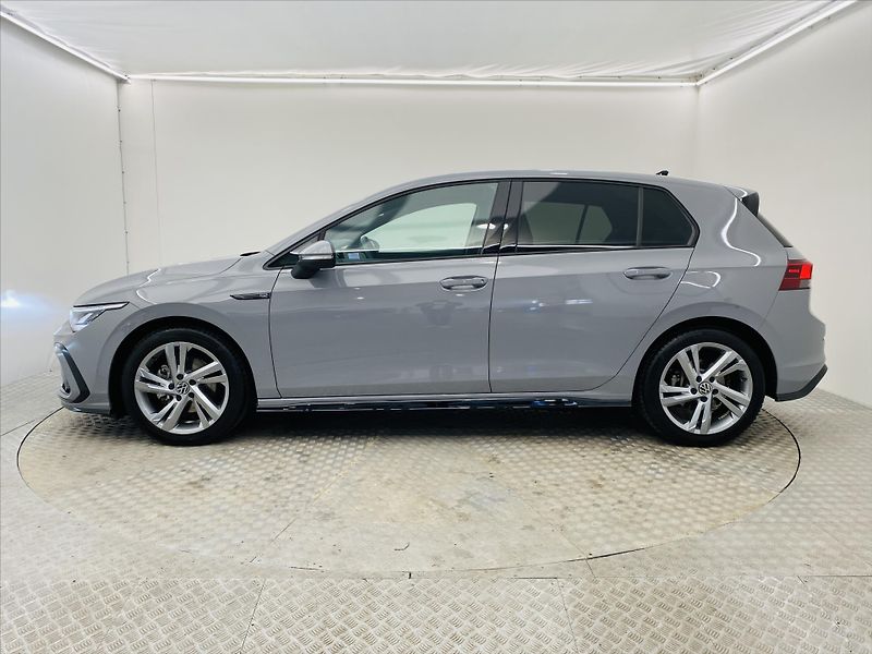 Volkswagen Golf 1,5 R-line - fotka 3 z 26