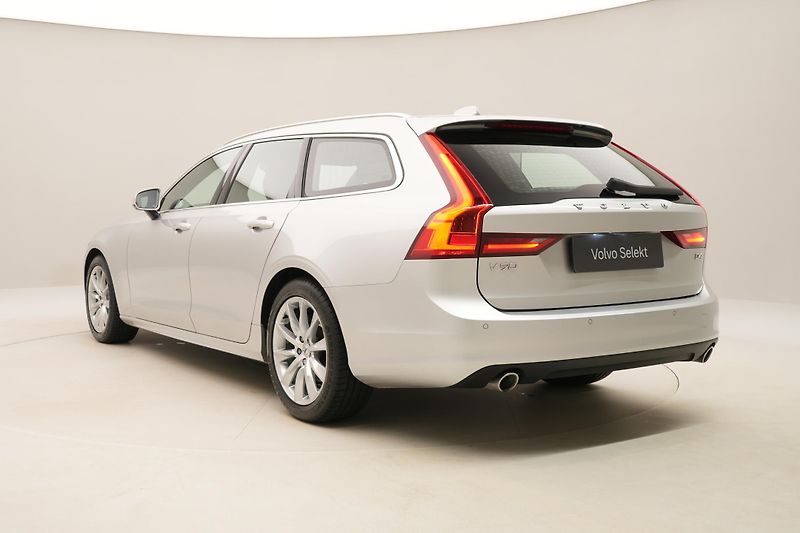 Volvo V90 D4 MOMENTUM AUT - fotka 11 z 39