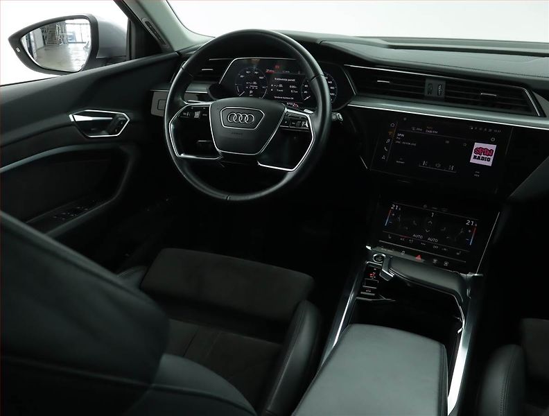 Audi e-tron (2021) 50 quattro, SoH 92% - fotka 7 z 19