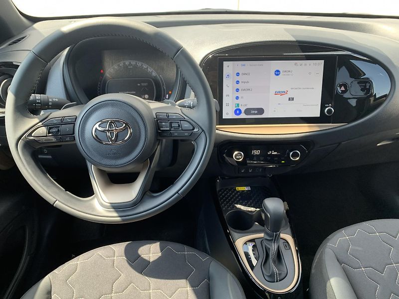 Toyota Aygo X EXECUTIVE SMART 1.0 VVT-i AT - fotka 18 z 28