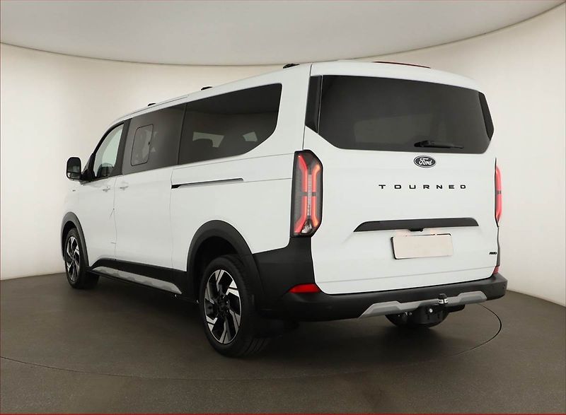 Ford Tourneo Custom (2025) 2.0 EcoBlue AWD - fotka 4 z 24