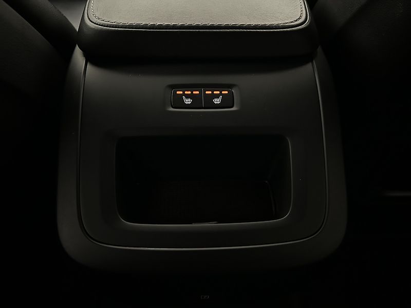 Volvo V90 2.0 D5 4x4 R-Design - fotka 27 z 30