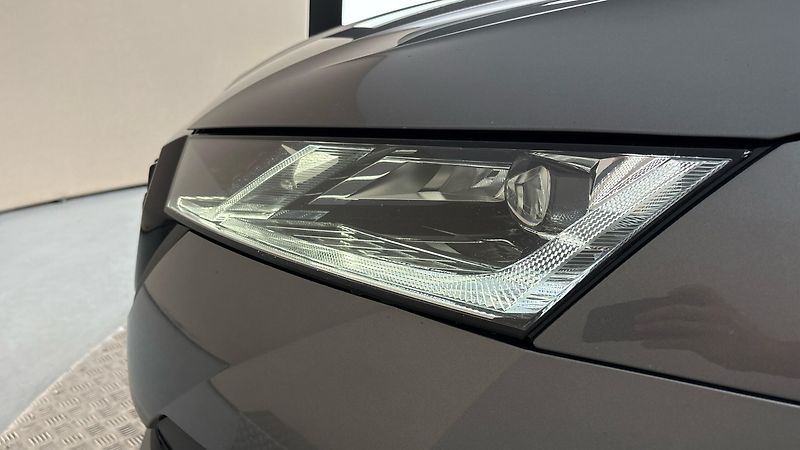 Škoda Octavia 2.0 TDI DSG Style Combi - fotka 18 z 26