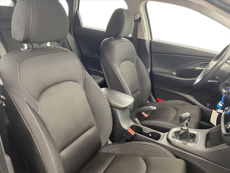 Hyundai i30 1,6 CRDi 81kW Style - fotka 8 z 23
