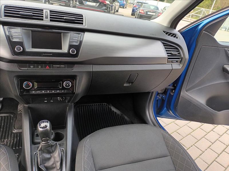 Škoda Fabia 1,2 TSI,66KW,TEMPOMAT,DIGIKLIM - fotka 13 z 35