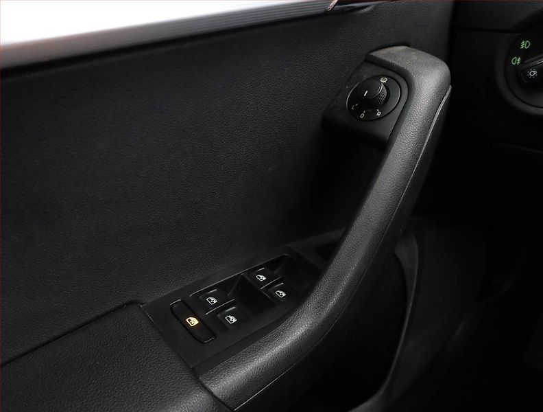 Škoda Octavia (2016) 2.0 TDI, Navi, Tempomat - fotka 16 z 18