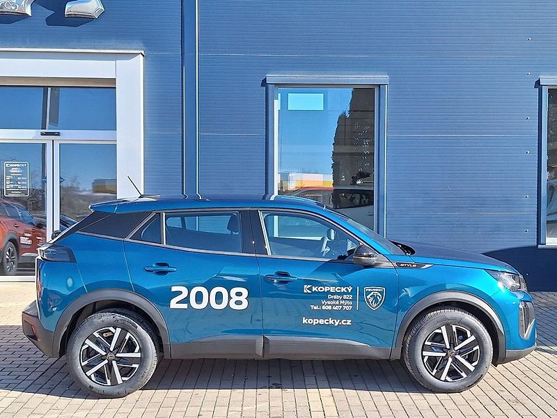 Peugeot 2008 (2025) STYLE PureTech 100 M6 - fotka 6 z 17