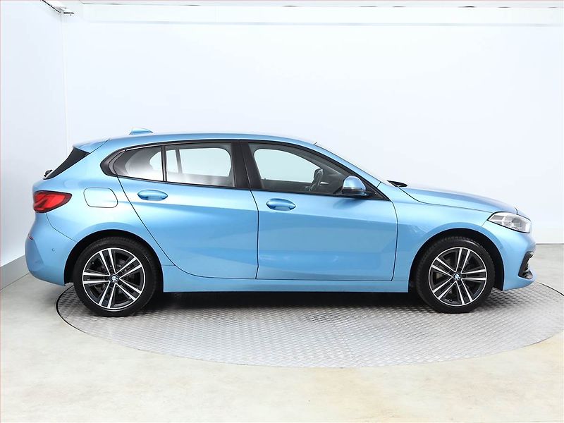 BMW Řada 1 (2019) Luxury Line 116d, Automat - fotka 6 z 18