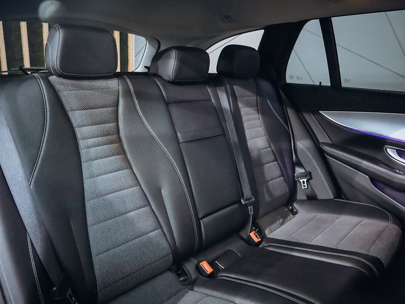 Mercedes-Benz Třídy E E 220d 4MATIC, All-Terrain - fotka 27 z 27