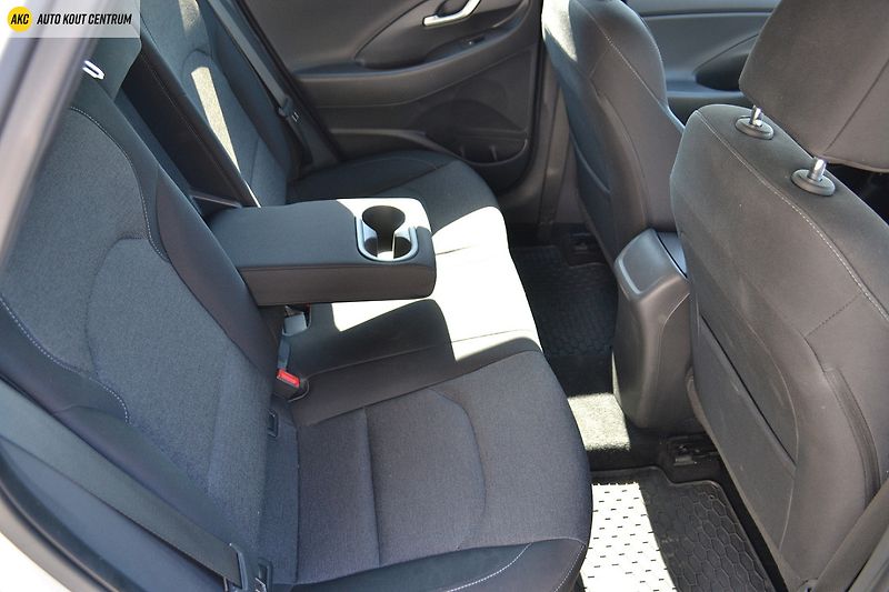 Hyundai i30 1.0T-GDI SMART ALU16 - fotka 14 z 49