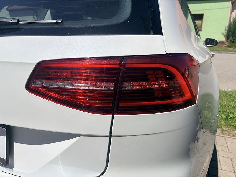 Volkswagen Passat 2.0TDI 110KW HIGHLINE DSG LED - fotka 6 z 46