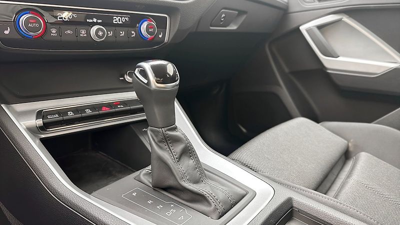 Audi Q3 35TFSI S Tronic LED Cockpit - fotka 14 z 17