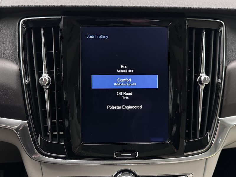 Volvo V90 CC D5 AWD POLESTAR REZERVACE - fotka 39 z 42