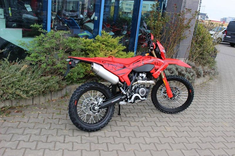 QJ Motor (2026) COV 125 X ENDURO 2026 SKLADEM - fotka 5 z 9