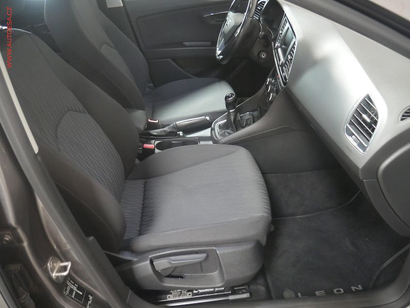 Seat Leon (2017) 1.6 TDi, Style, LED - fotka 12 z 19