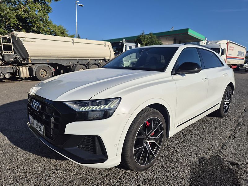 Audi SQ8 (2020) Stav perfektní - fotka 3 z 16