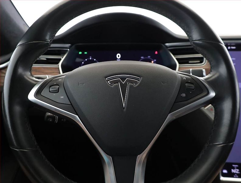 Tesla Model S (2018) 75D - fotka 8 z 27