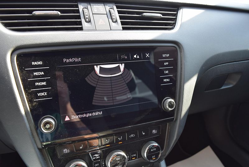 Škoda Octavia (2020) 2.0TDI 110kw DSG STYLE PAN TAŽ - fotka 24 z 44