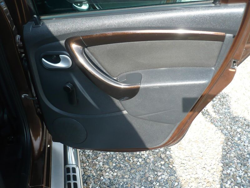 Dacia Duster 1.6i 77Kw Klimatizace - fotka 24 z 25
