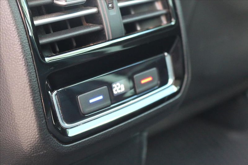 Volkswagen Passat 2,0 TDi,DSG, 4x4 ALLTRACK - fotka 38 z 46