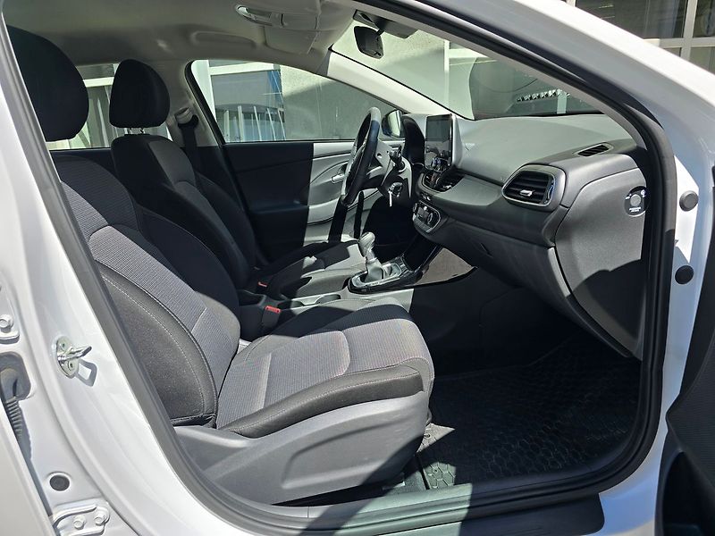 Hyundai i30 1.0 T-GDi Comfort, serv.kn.,CZ - fotka 20 z 26