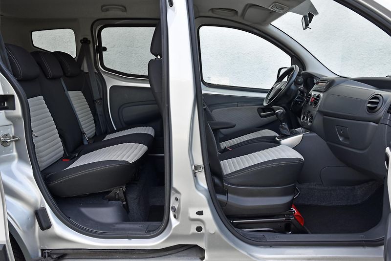 Fiat Qubo 1.3 MultiJet,KLIMA,PDC,ALU16 - fotka 36 z 44