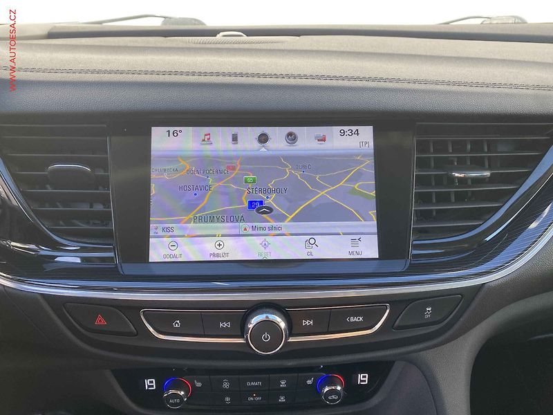 Opel Insignia (2017) 1.5 T, LED, navi, headUP - fotka 17 z 19