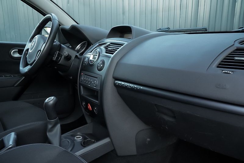 Renault Mégane 1.6 Suprový stav - fotka 19 z 21